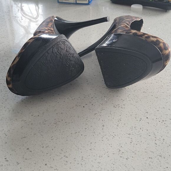 Jessica Paster Cheetah Platform Heels - Picture 5 of 5